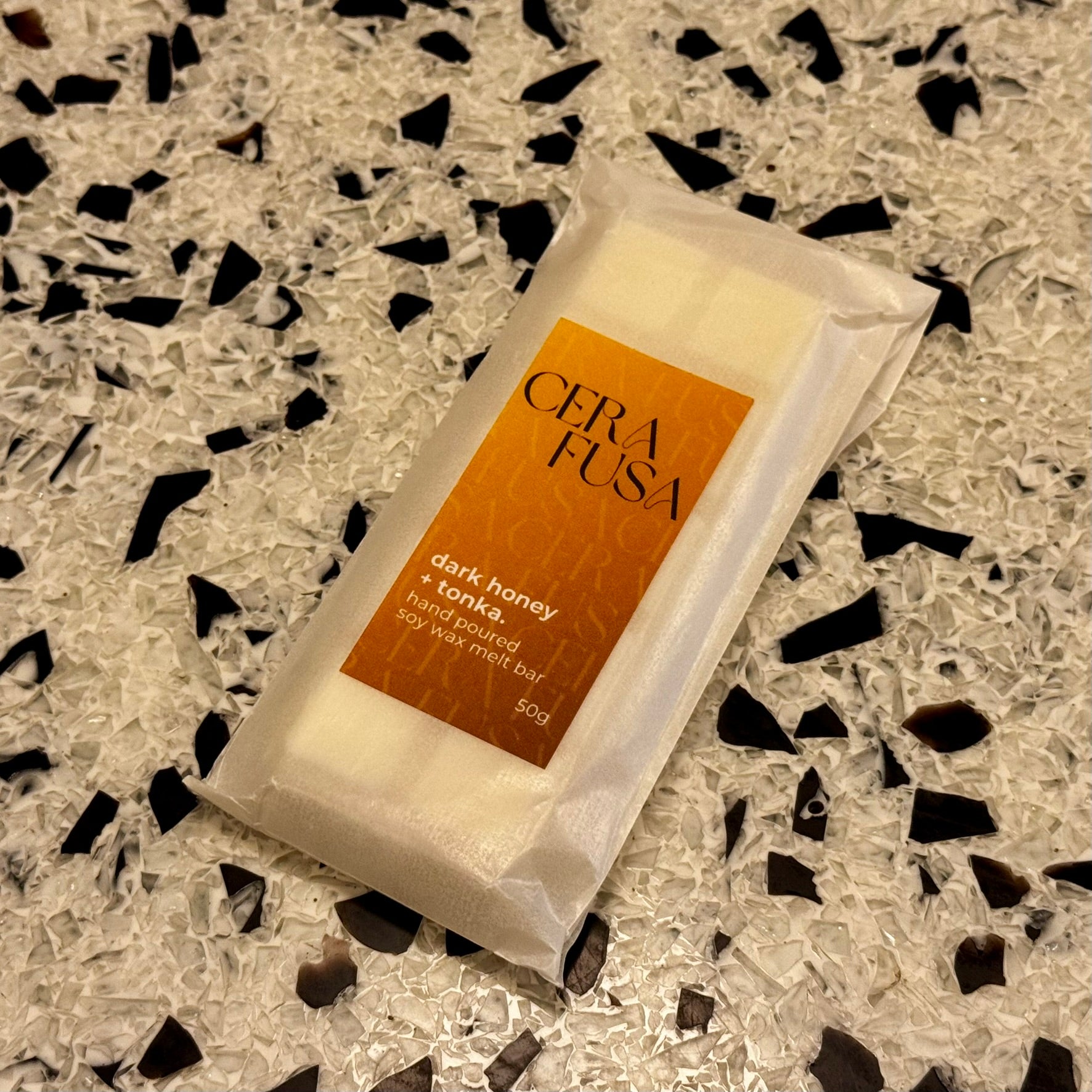 dark honey + tonka.